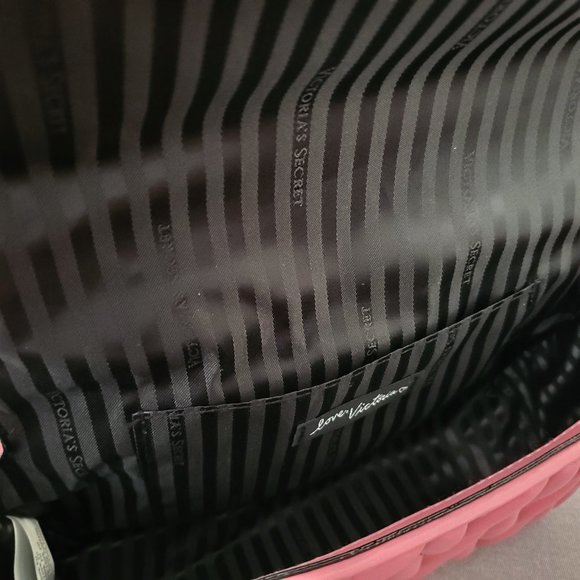 Victoria's Secret Chevron Quilted Chain Strap bag - Picture 7 of 8